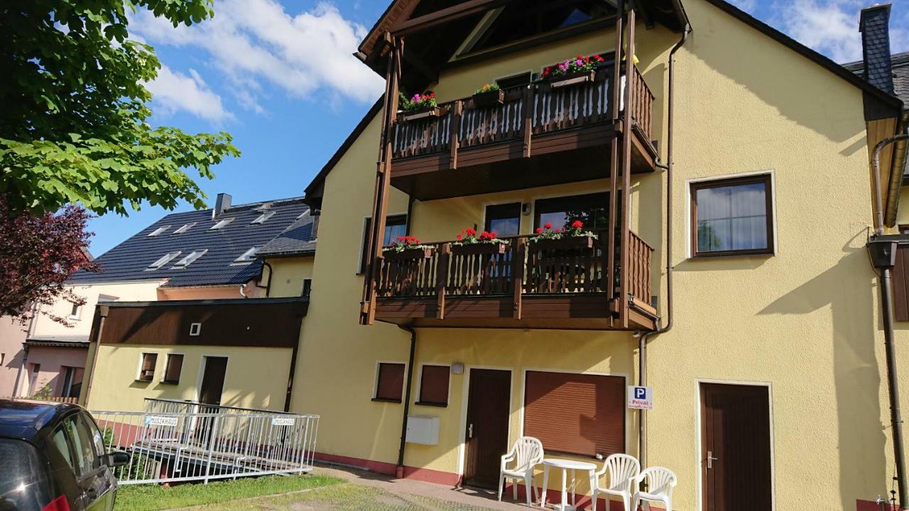 Ferienwohnung Korn Mit Tiefgarage Und Skiraum كورورت اوبرويسنثا المظهر الخارجي الصورة